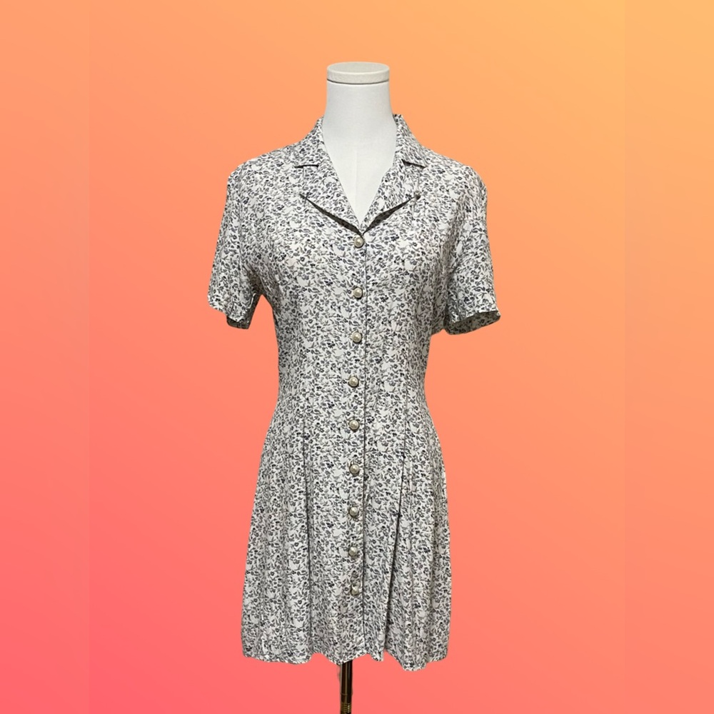La Belle White Floral Button-Front Short Sleeve Dress